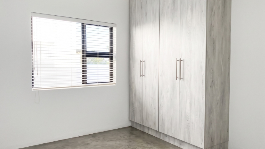 To Let 3 Bedroom Property for Rent in Golden Mile Western Cape
